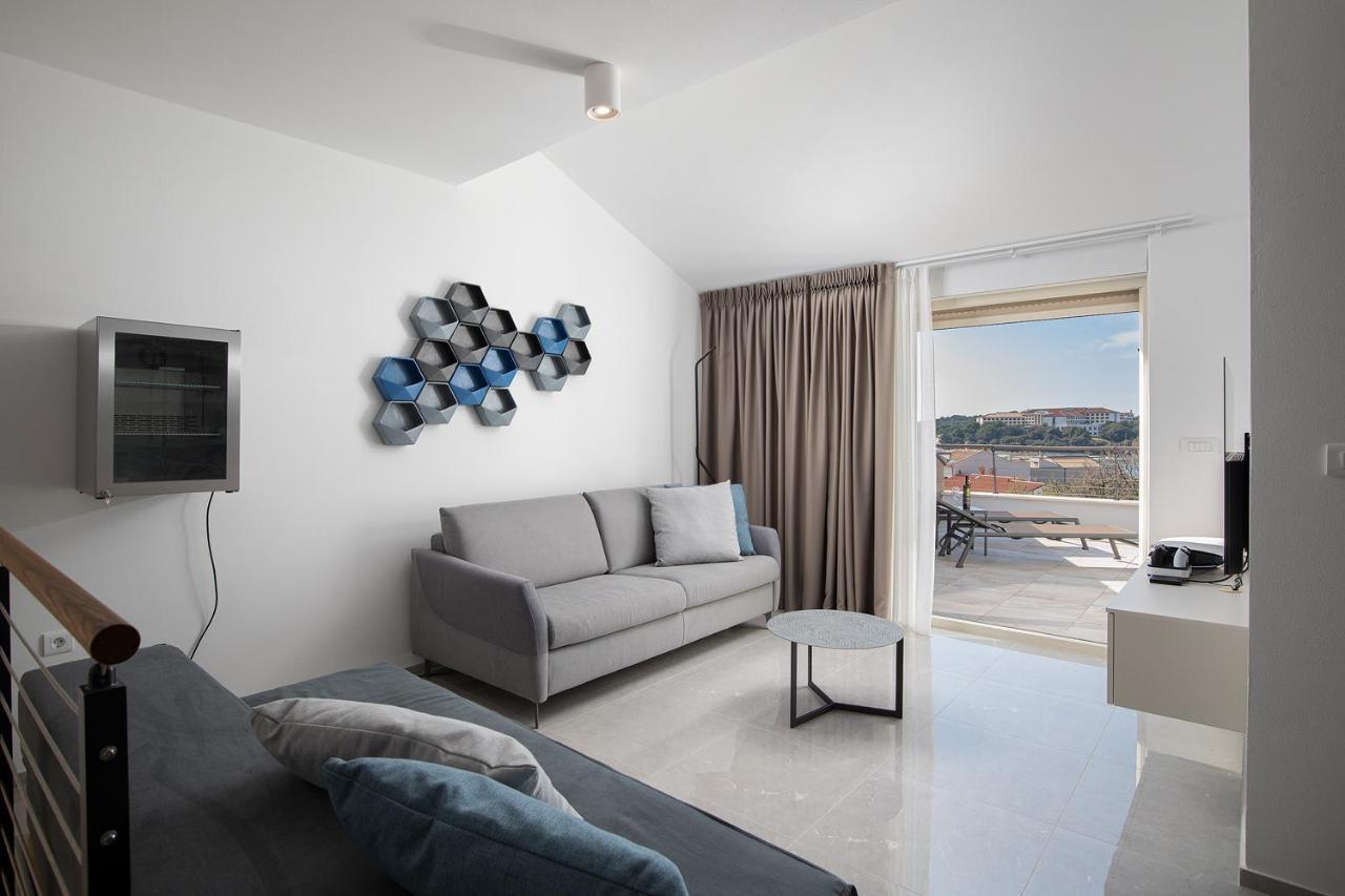 Apartman Damjan Pjescana Uvala Exterior foto