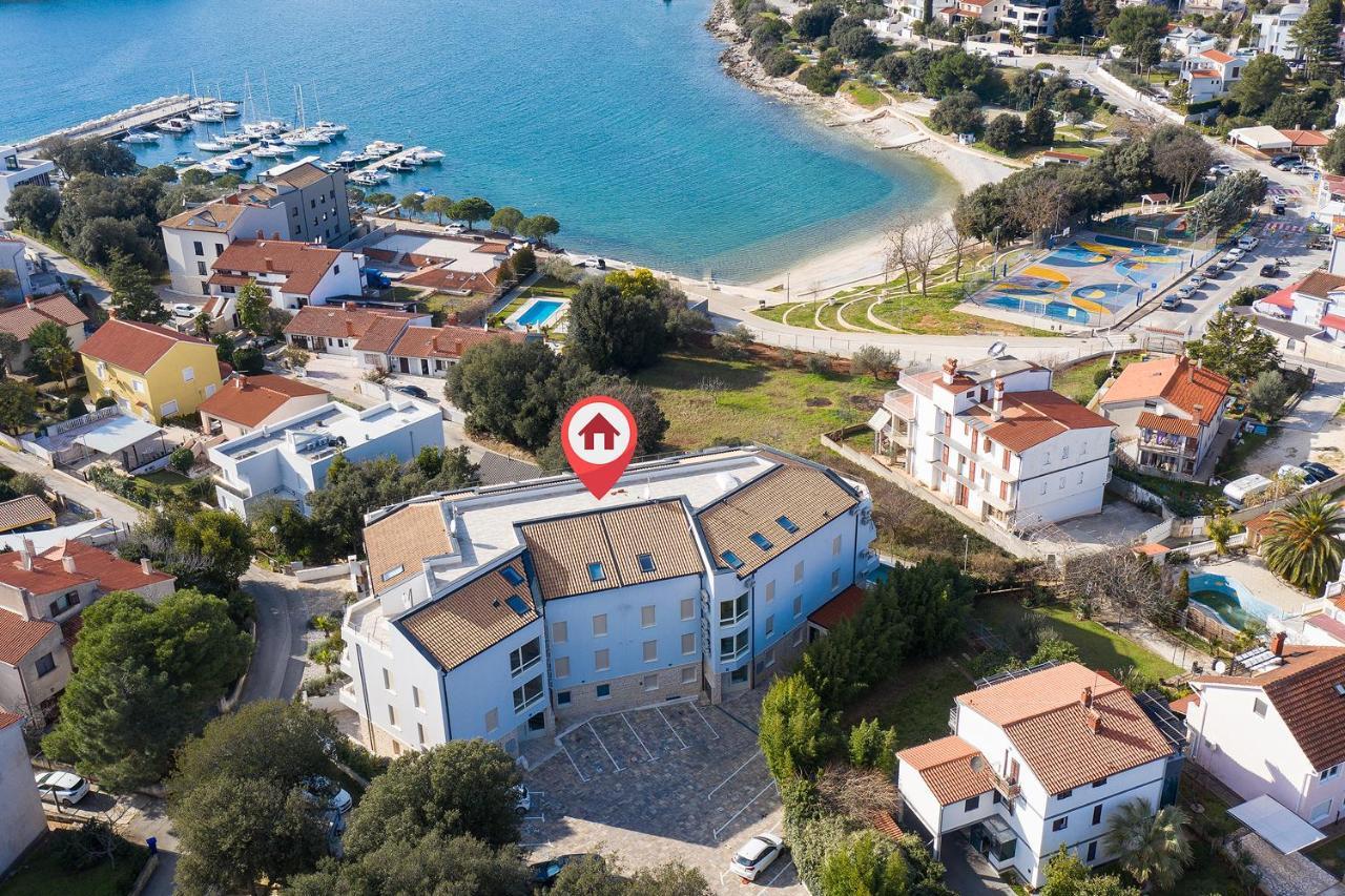 Apartman Damjan Pjescana Uvala Exterior foto