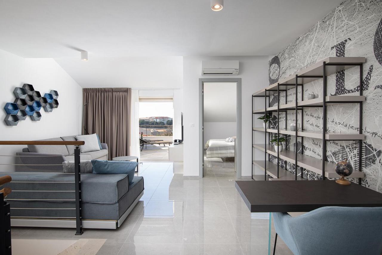Apartman Damjan Pjescana Uvala Exterior foto