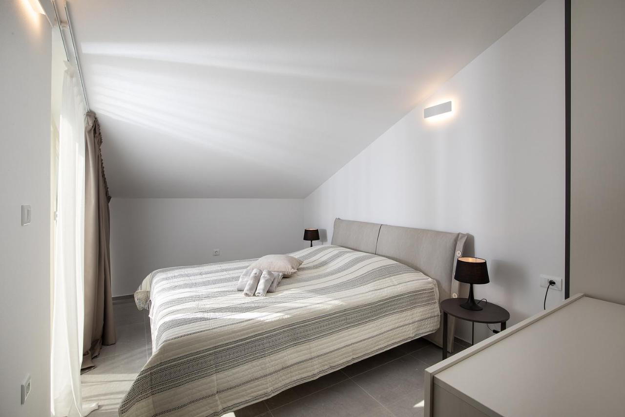 Apartman Damjan Pjescana Uvala Exterior foto